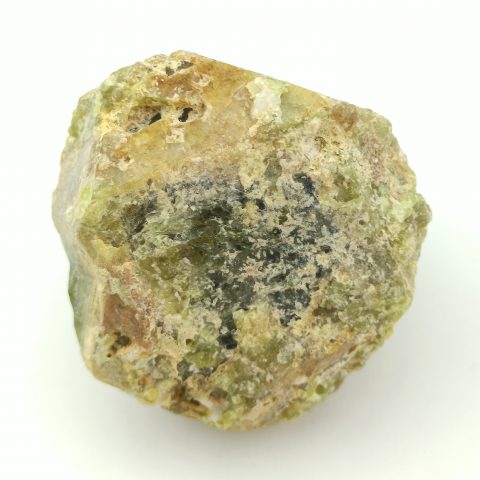 Surový kameň - zelený granát